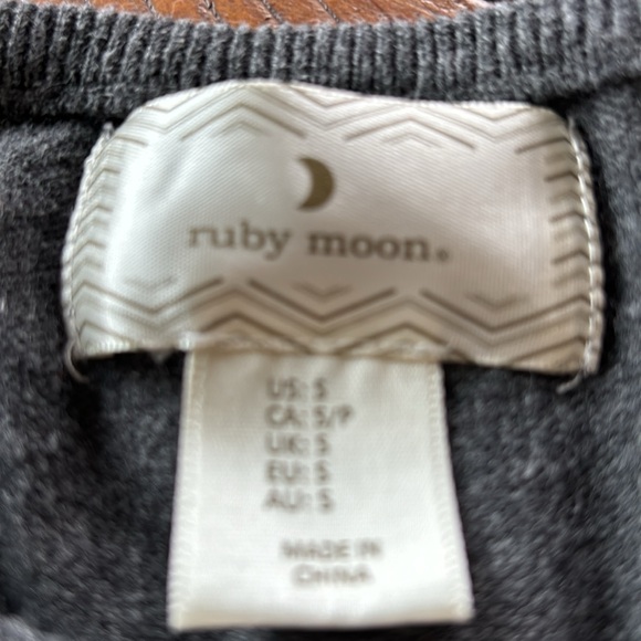 Ruby Moon size Small gray cold shoulder sweater dress. Very good condition. - Picture 4 of 8
